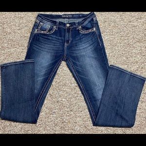 Women Grace In LA jeans great condition, size 32.